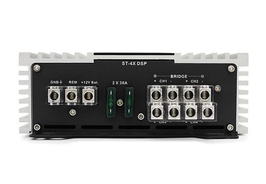 Amplificador de 4 canales con (DSP) de alta gama Potencia a 4Ω: 4 x 65 vatios