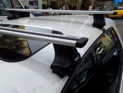 Barras Thule WingBar con pie 754 para Honda Fit 5p. 01>08