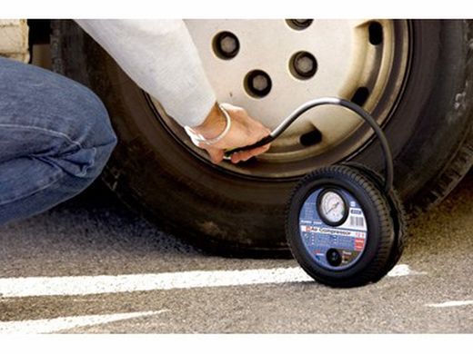 Bomba manual con "estilo de motocicleta",