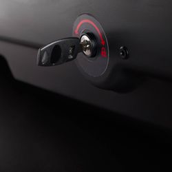 Cofre Cruz Paddock 470N negro / 470GM Gris