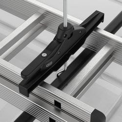 Fijación para escaleras con antirrobo marca Cruz