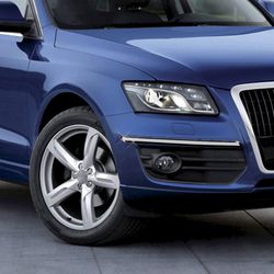 Moldura cromada adhesiva de 7mm x 8mtrs.