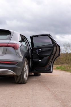 Parasol a medida Audi Q8 ETRON 19>