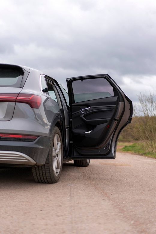 Parasol a medida Audi Q8 ETRON 19>