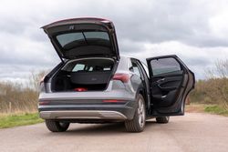 Parasol a medida Audi Q8 ETRON 19>