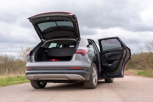 Parasol a medida Audi Q8 ETRON 19>