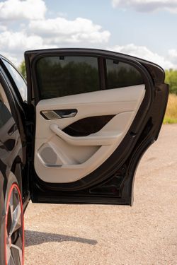 Parasol a medida para Jaguar I-Pace 2018>
