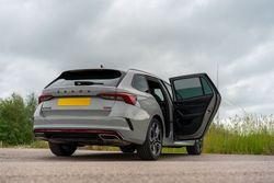 Parasol a medida Skoda Octavia Familiar 2019>
