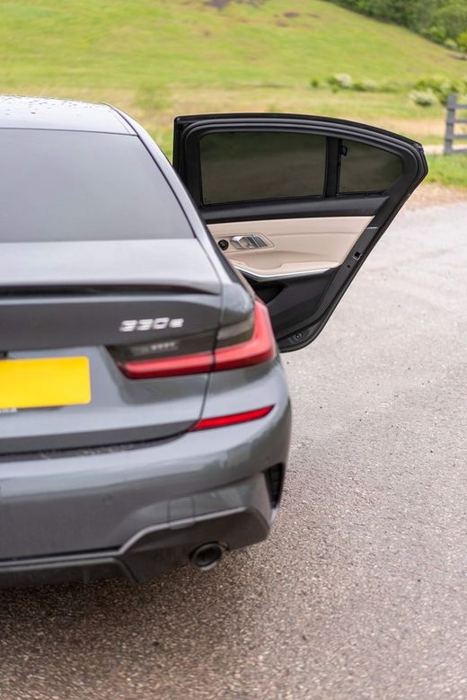 Parasoles a medida BMW Serie 3 4p. (G20) 19>