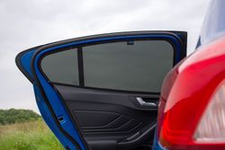 Parasoles a medida Ford Focus 5p. 18>