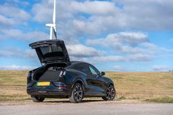 Parasoles a medida Ford Mustang Mach-E 21>