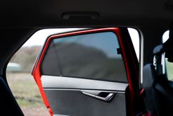 Parasoles a medida Kia Niro 22>