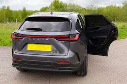 Parasoles a medida Lexus NX350 22>