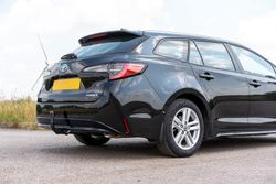 Parasoles a medida Toyota Corolla Familiar 2018>