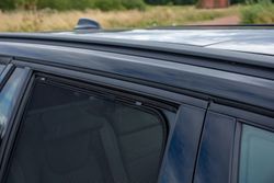 Parasoles a medida Volvo V60 familiar 19>