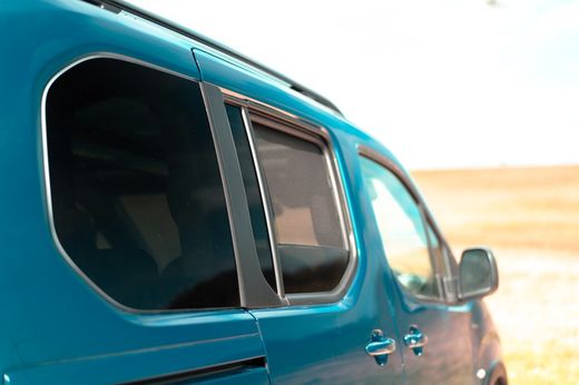 Parasoles de Citroen Berligo L1 2018> vidrio de puerta trasera elevable separado