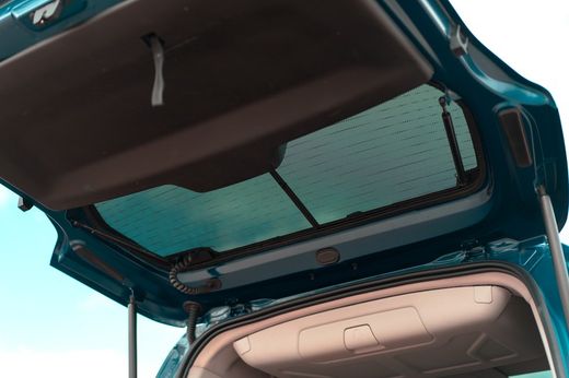 Parasoles de Citroen Berligo L1 2018> Portón trasero de cristal fijó