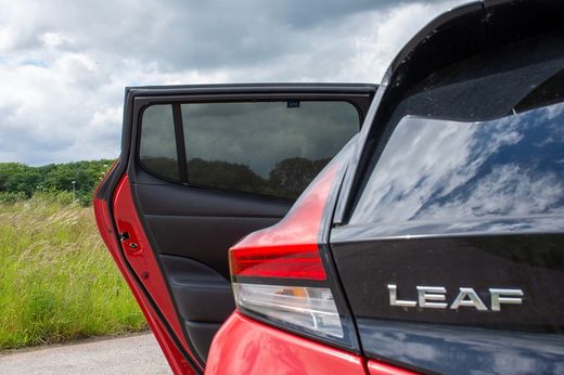 Parasoles de Nissan Leaf 18>