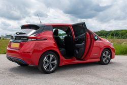 Parasoles de Nissan Leaf 18>