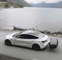 Plataforma de portaequipajes de bola de remolque Thule Arcos