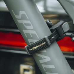 Portabicicletas Thule Epos 2 | Plegable y Abatible | 2 Bicicletas Eléctricas | Fijación Telescópica