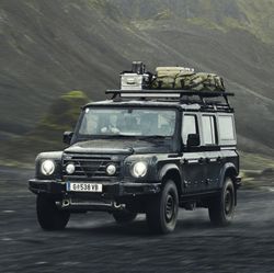 Portaequipajes Thule CapRock M, Sk.Enyaq 5p.2021> con railing