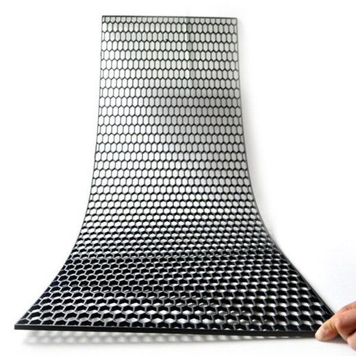 Rejilla plástica negra BTR Medidas 120 x 40 cm.